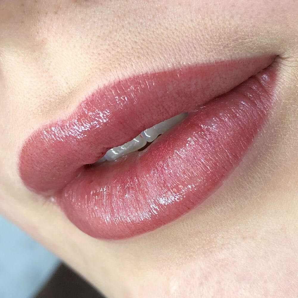 Makijaż permanentny ust